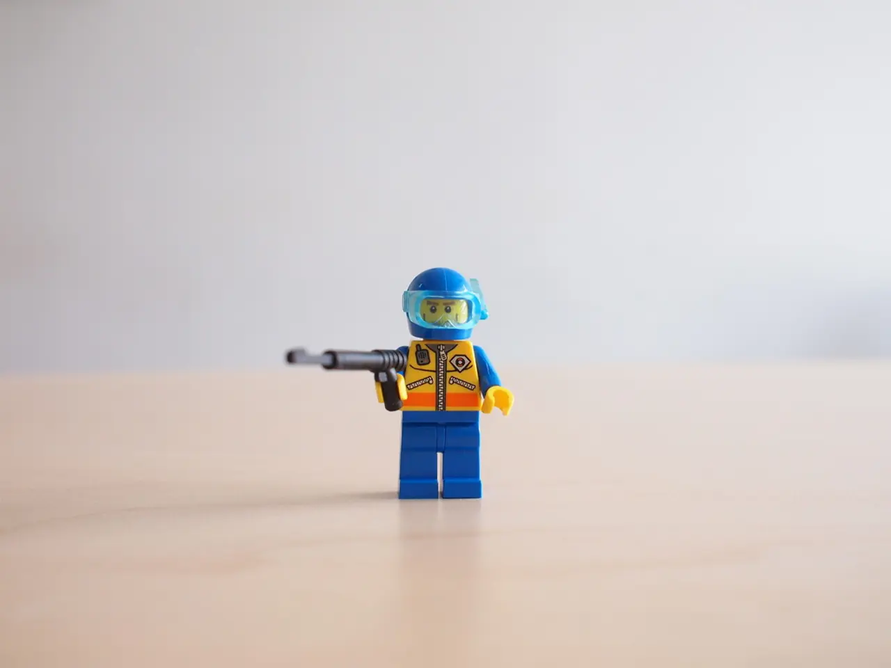 France delivers Caesar statues to Estonia