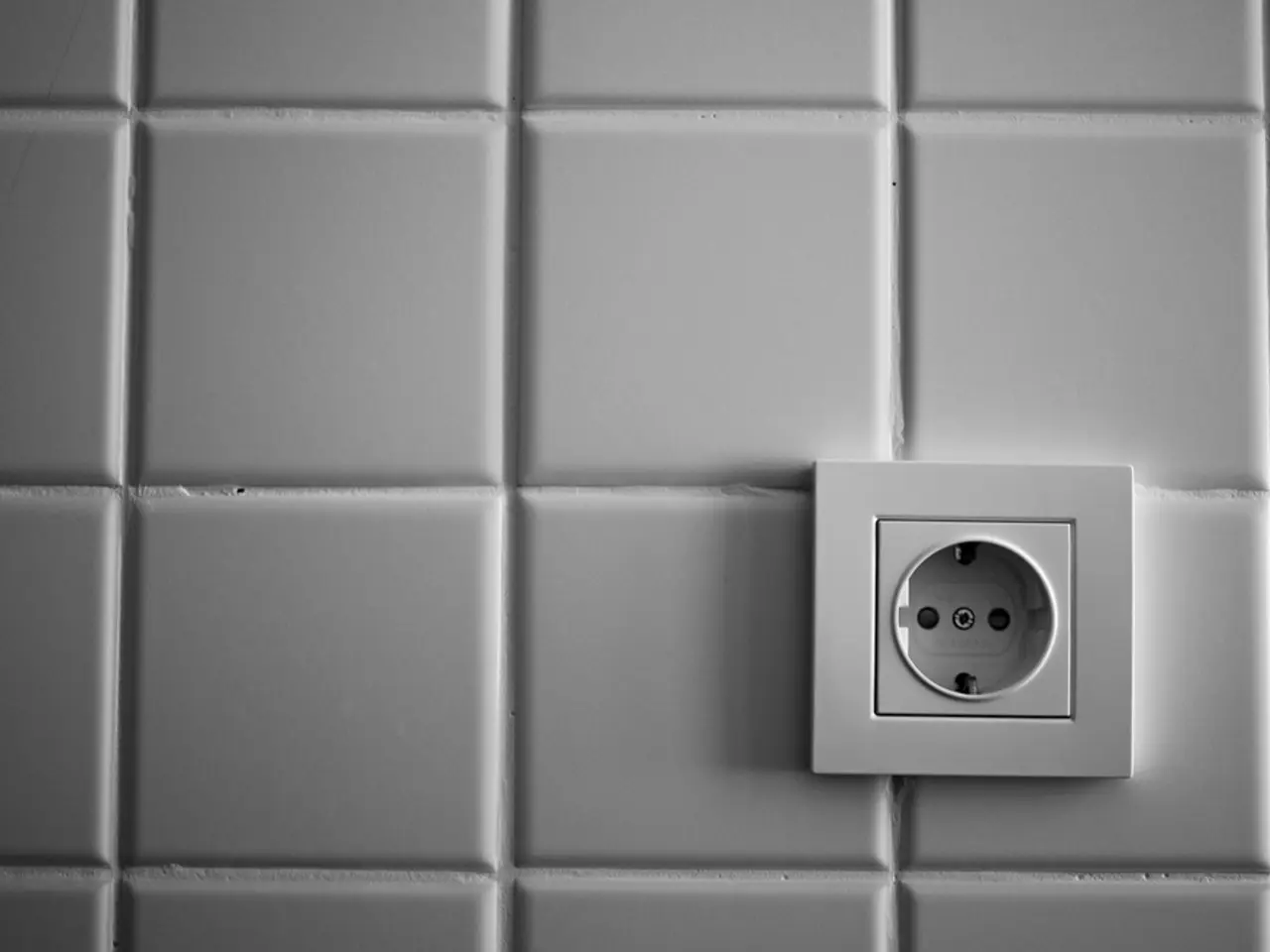 In the picture I can see a socket fixed to the wall.