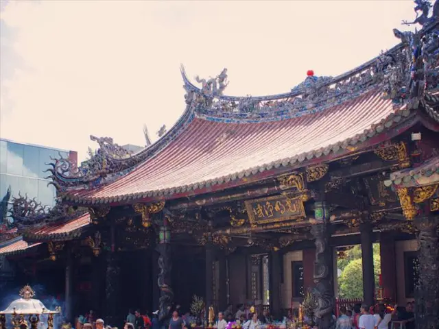 Military helicopter, an Osprey from the U.S., crashes lands unexpectedly in Japan.