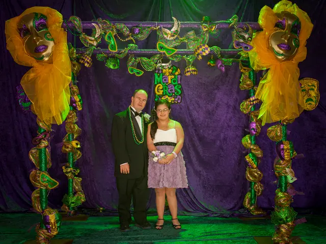 Regular Atrial Fibrillation and Stroke Hazard: The Essential Role of Anticoagulant Treatment