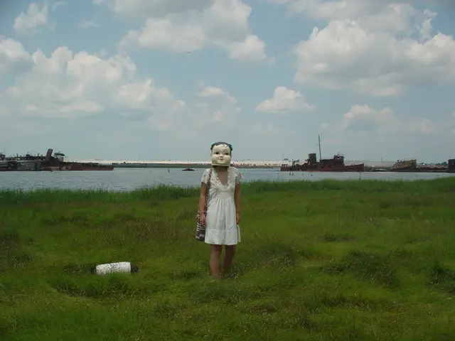 American aviator Harriet Quimby becomes the first woman from the United States to hold a pilot's...