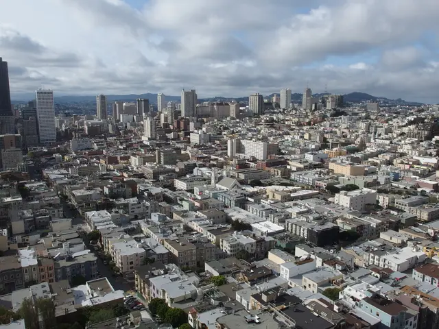 Javier Fernández opposes proposed new neighborhood near Aerópolis due to perceived lack of...