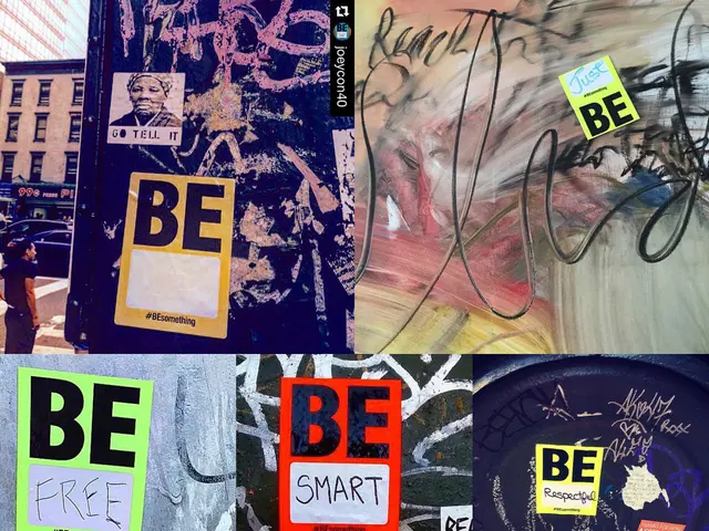 In this image at the bottom there are some papers stick to the wall, and on the top of the image...