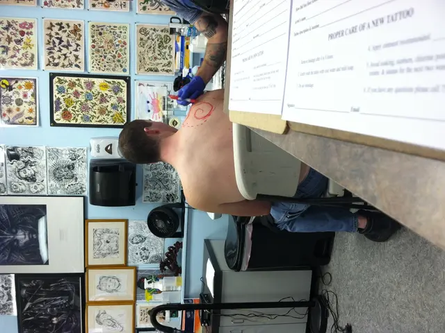 In this picture I can see the brown color surface on the right side of this picture and I see there...