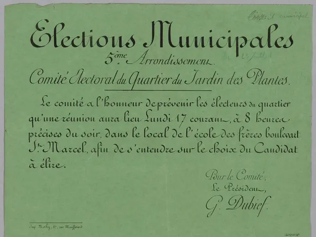 The image shows a green paper with the words "Elections municipales" written on it against a white...